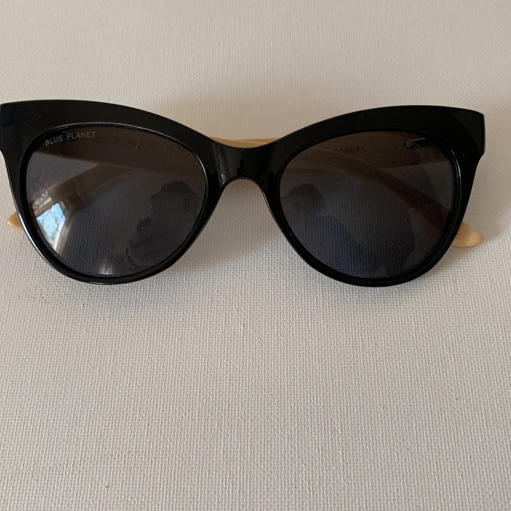Sunglasses - Picture 5 of 8